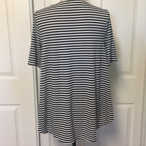 Adorable Chico’s black & white striped circle top - Picture 4 of 7